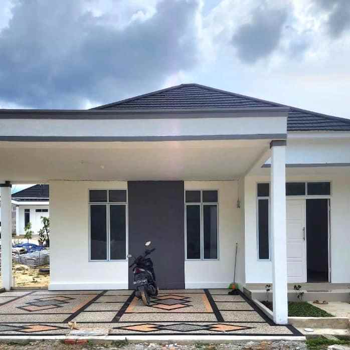 dijual rumah jl cemara gading