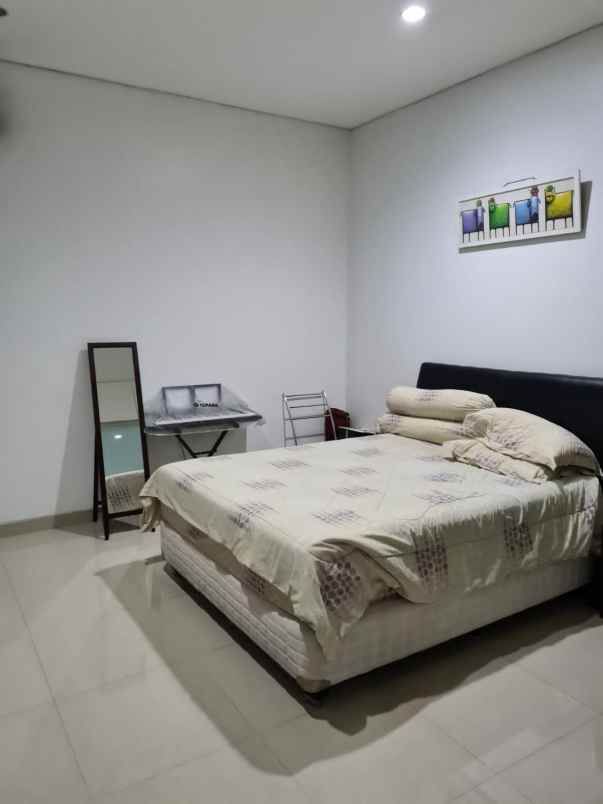 dijual rumah jl cempaka putih tengah