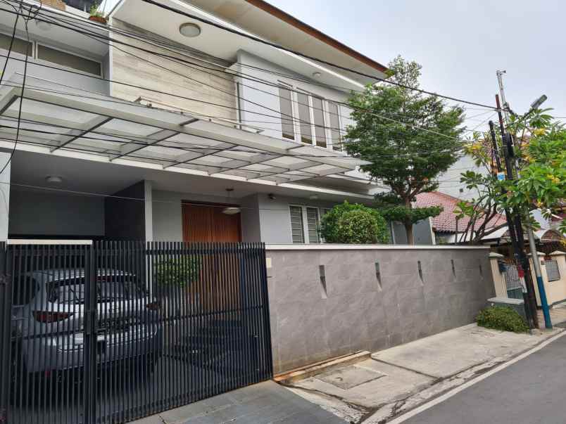 dijual rumah jl cempaka putih tengah