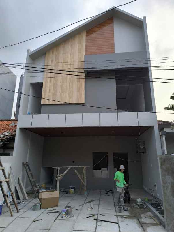 dijual rumah jl cipinang timur