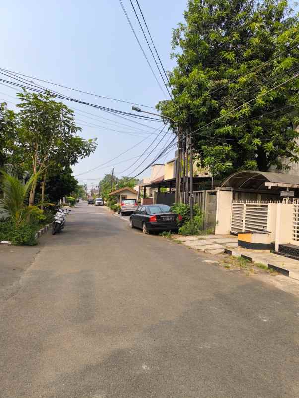 dijual rumah jl cipinang timur