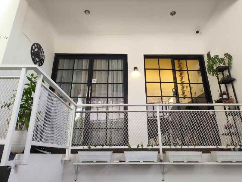 dijual rumah jl dago giri bandung