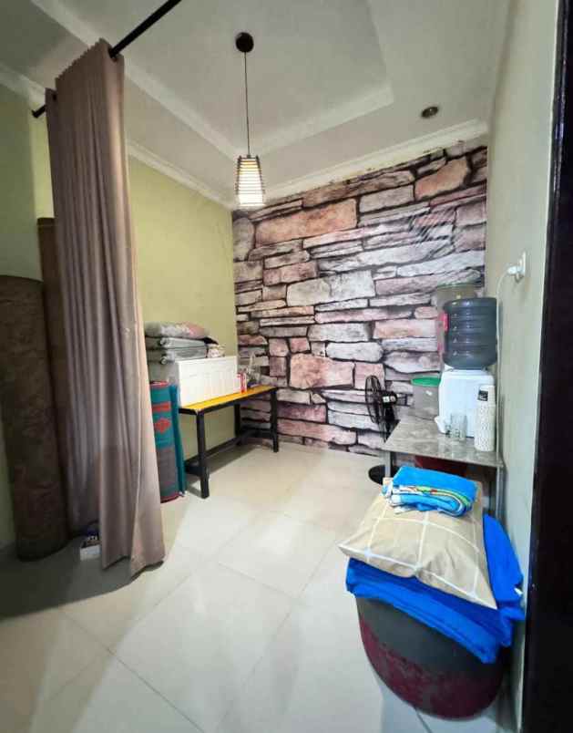 dijual rumah jl delima