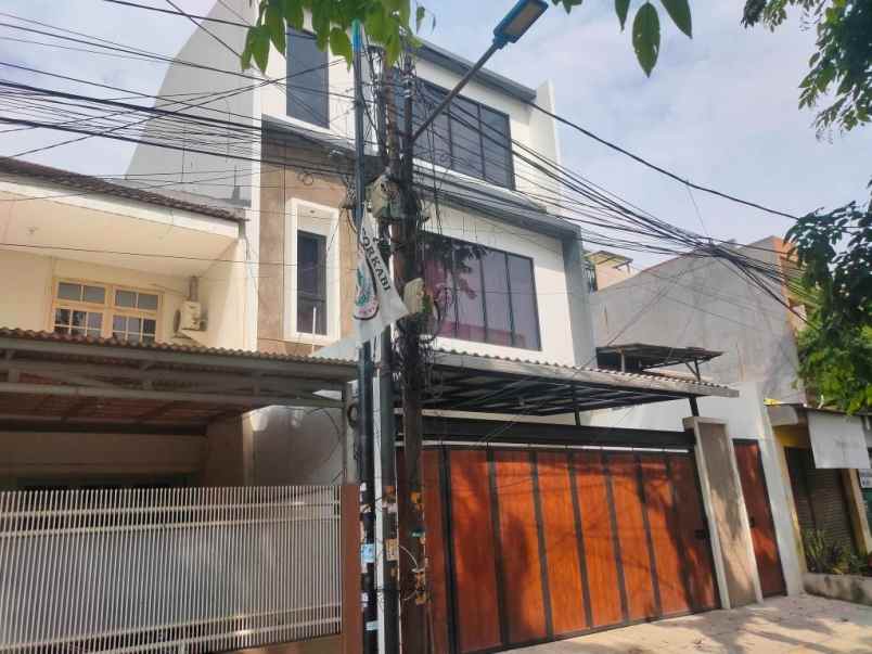 dijual rumah jl delima raya tanjung