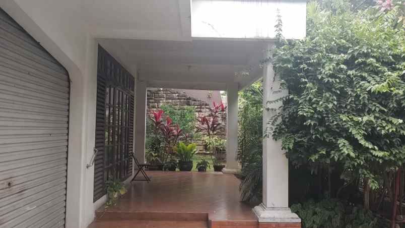 dijual rumah jl gudang peluru kebon