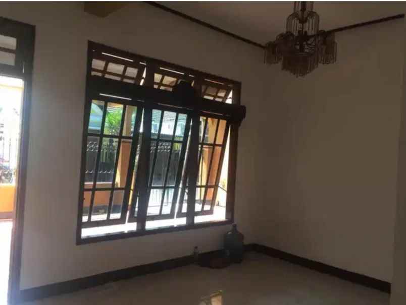 dijual rumah jl gunungsari indah blok