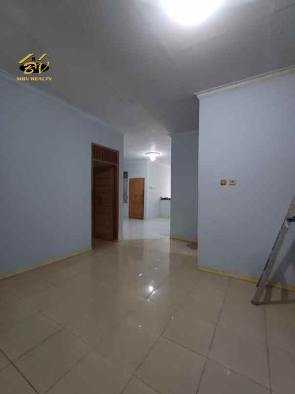 dijual rumah jl jagakarsa raya jakarta