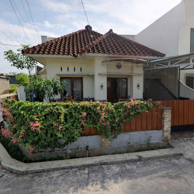 dijual rumah jl kaliurang km 12