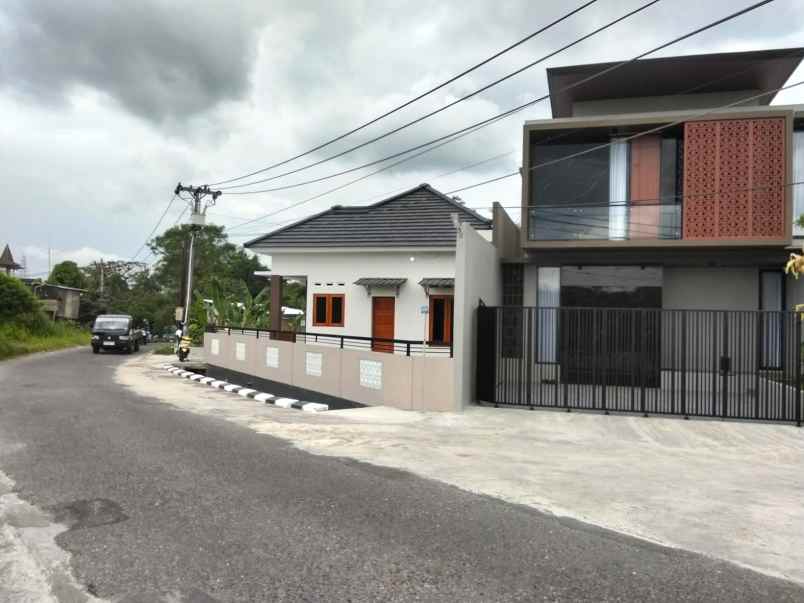 dijual rumah jl kaliurang km 8
