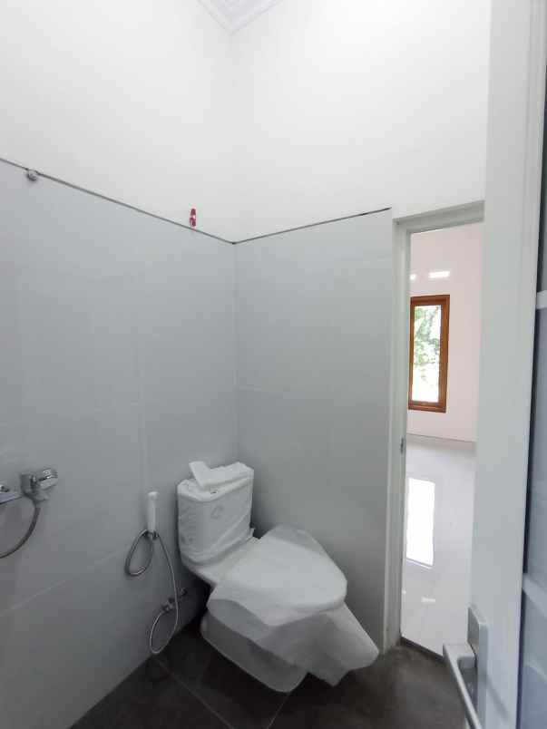 dijual rumah jl kaliurang km 8