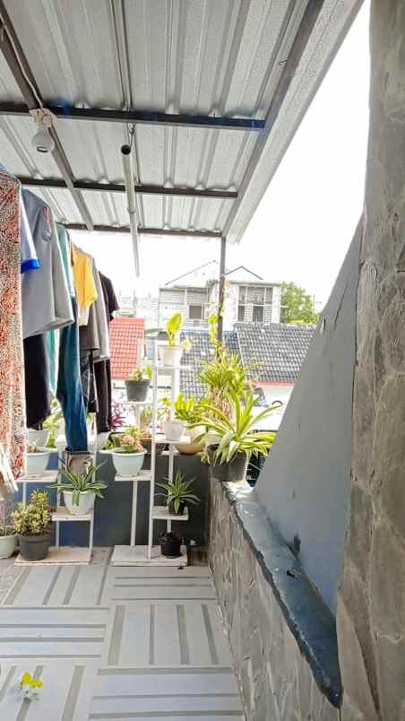 dijual rumah jl karang indah