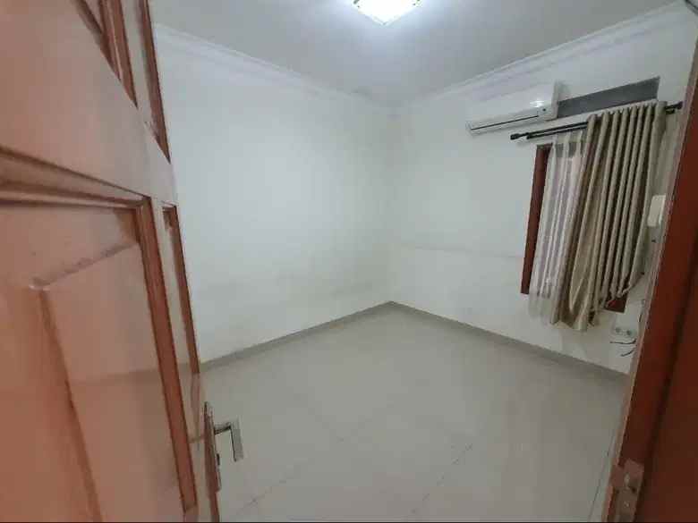 dijual rumah jl kav marinir pondok