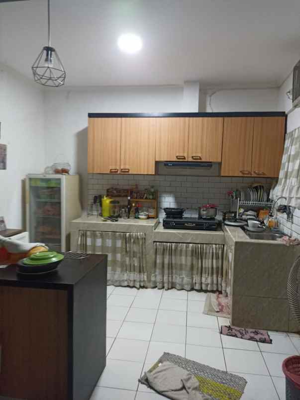 dijual rumah jl kedoya duri raya kedoya