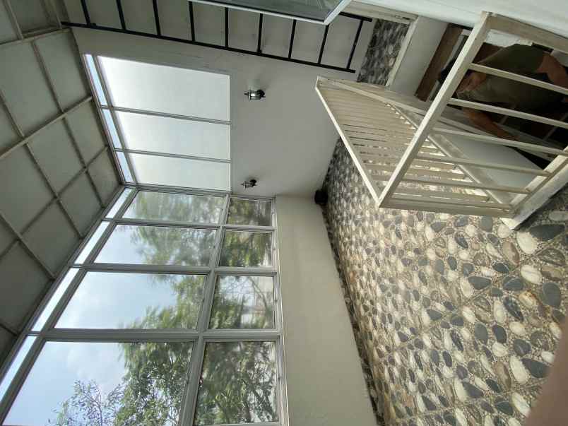 dijual rumah jl kh ahmad dahlan metland