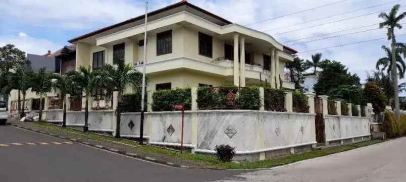 dijual rumah jl lembah pinus puri