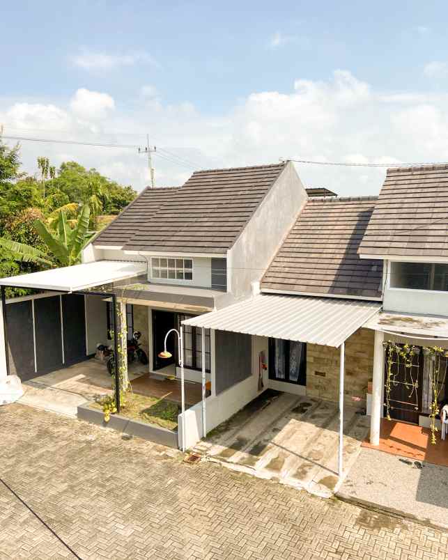 dijual rumah jl mangunkarso no 48 toyoresmi