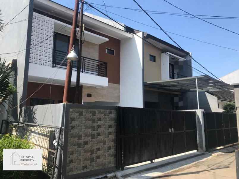 dijual rumah jl margahayu raya