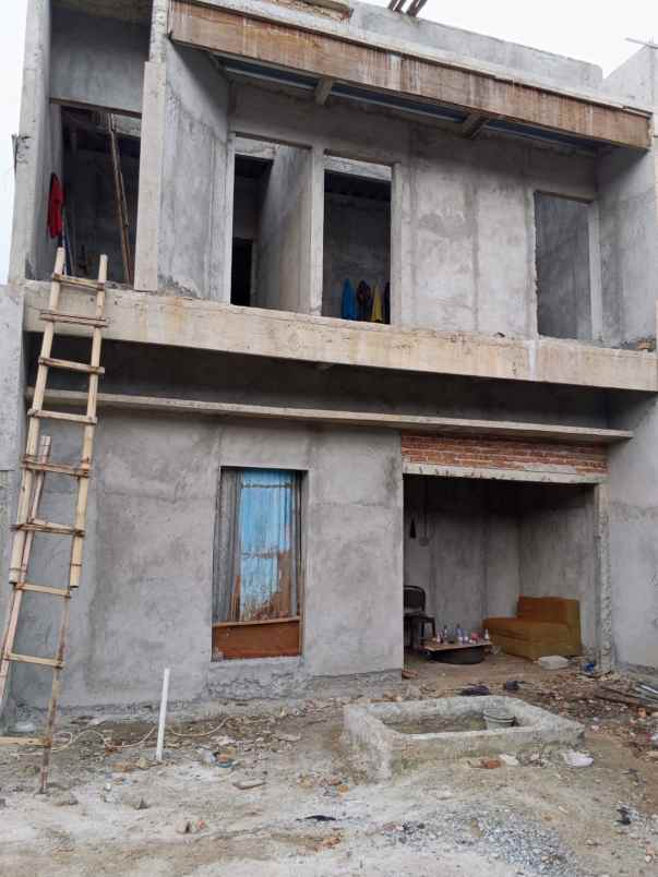 dijual rumah jl masjid jatiwaringin