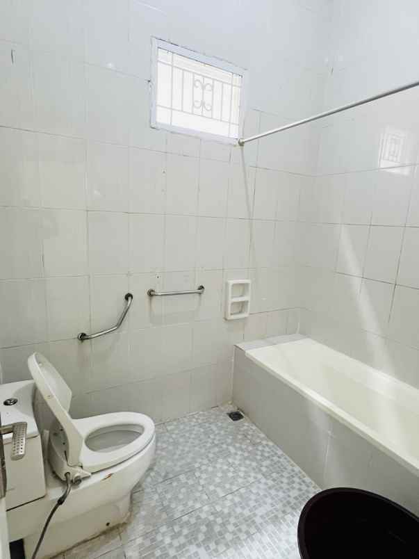 dijual rumah jl muncang no 54 b lagia