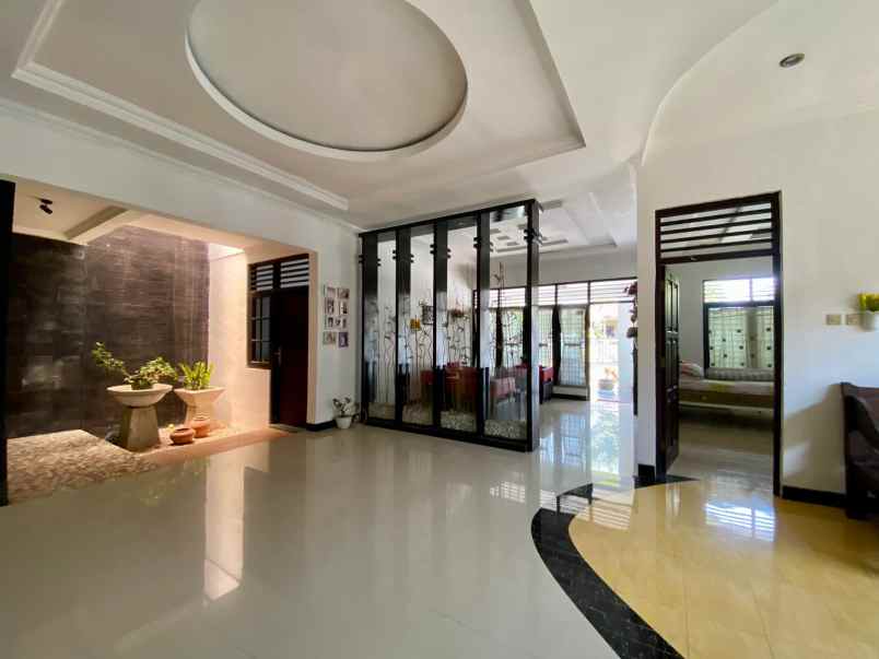 dijual rumah jl ontoseno no 8 tegal