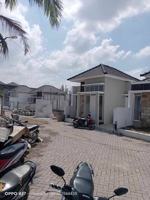 dijual rumah jl pelabuhan bakahuni sukun