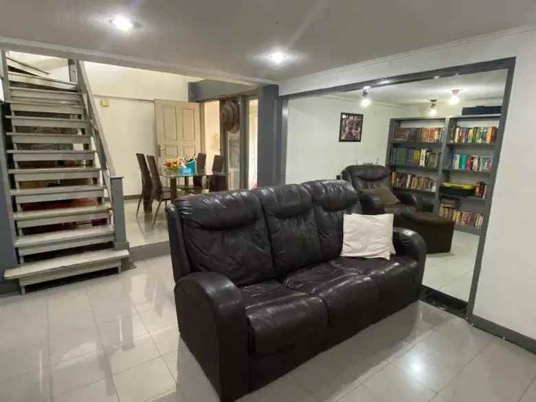 dijual rumah jl pondok kelapa duren