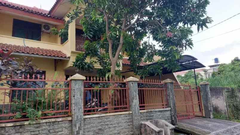 dijual rumah jl pondok kelapa duren