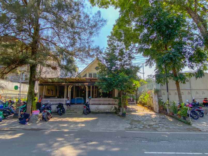 dijual rumah jl progo bahureksa dago