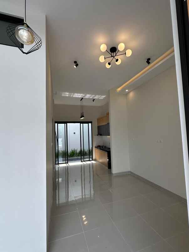 dijual rumah jl purbaya