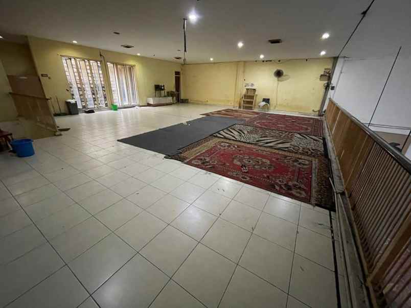 dijual rumah jl raya barata jaya