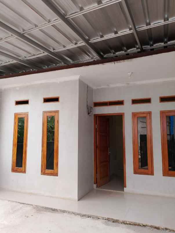 dijual rumah jl raya citayam