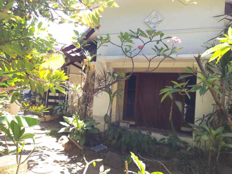 dijual rumah jl raya merr ir h soekarno