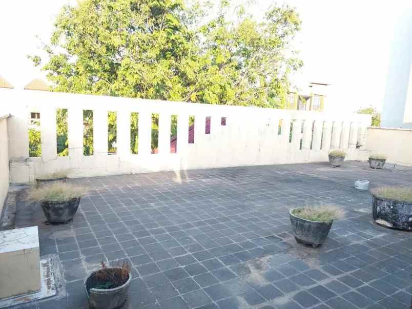 dijual rumah jl raya ngagel jaya pucang