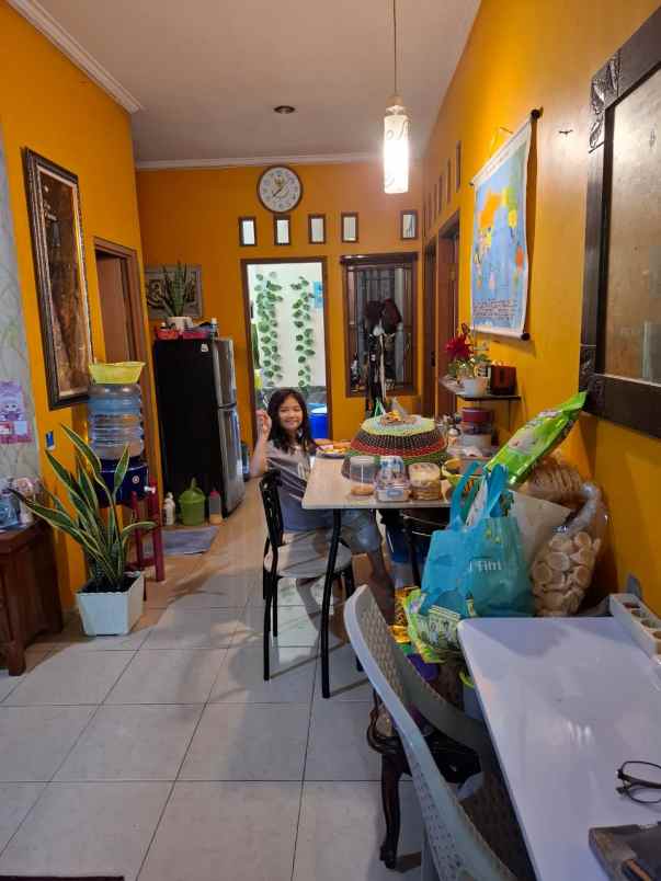 dijual rumah jl raya raden sanim tanah