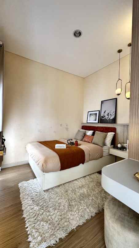 dijual rumah jl raya serpong