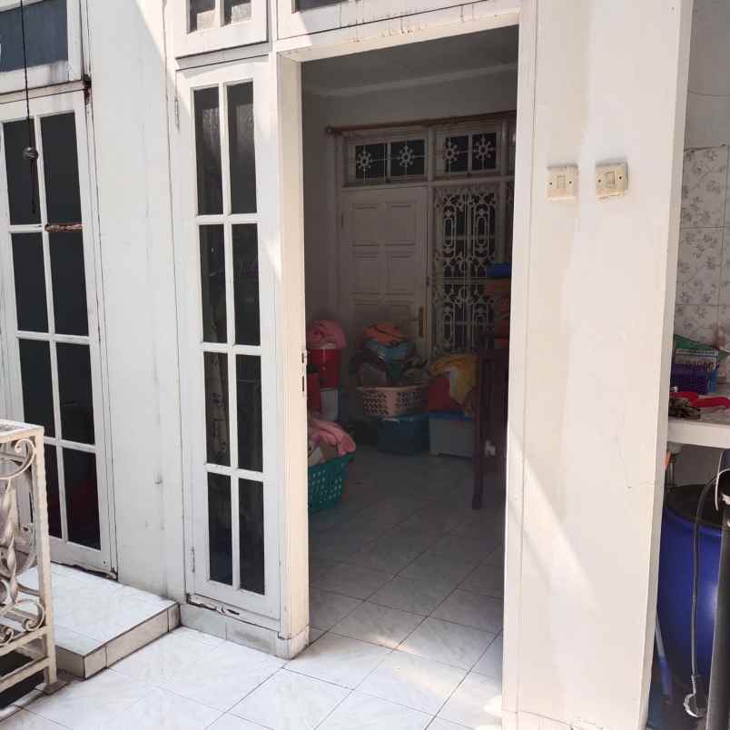 dijual rumah jl raya vila dago