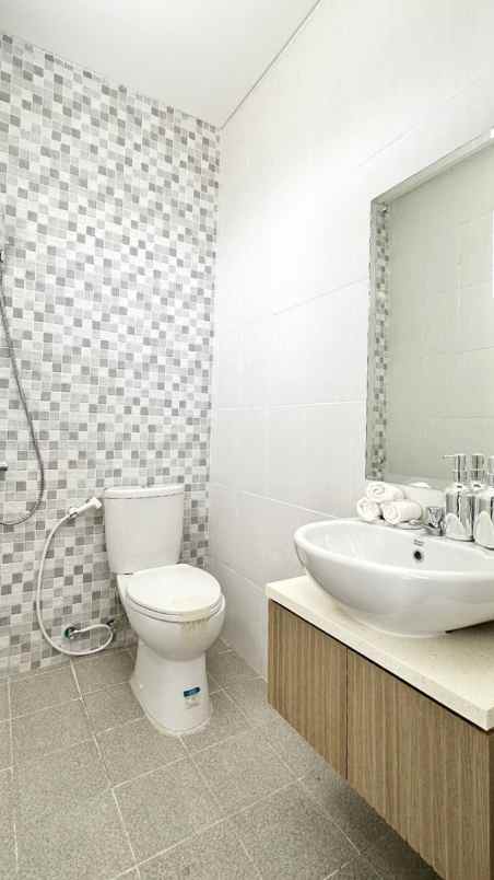 dijual rumah jl serpong raya