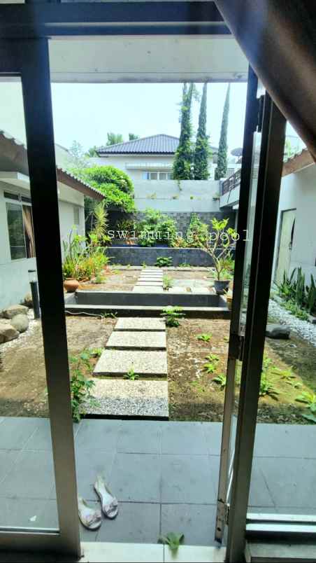 dijual rumah jl setraduta