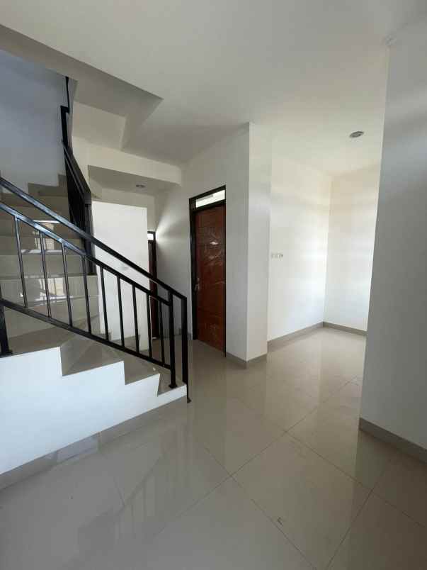 dijual rumah jl simpati rt 03 05