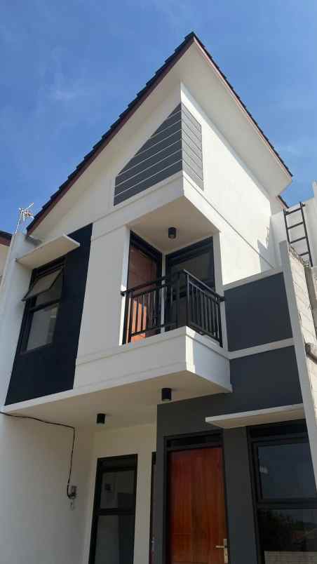 dijual rumah jl simpati rt 03 05