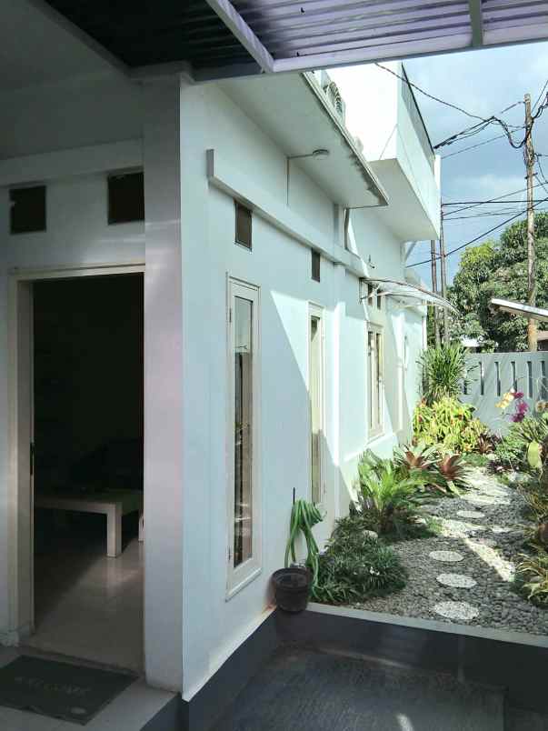 dijual rumah jl sukaati sayap komp