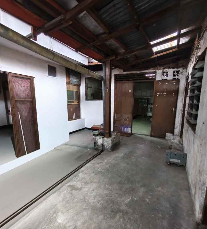 dijual rumah jl tales