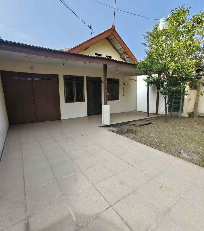 dijual rumah jl tales