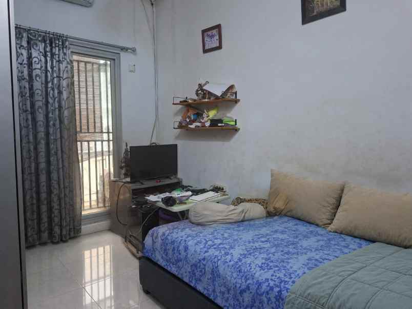 dijual rumah jl toyib no 76b rt 003 rw