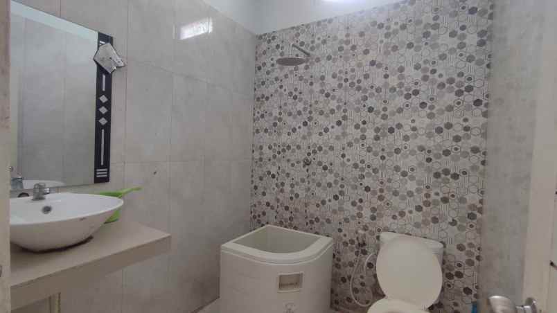 dijual rumah jl ujung pandang 1