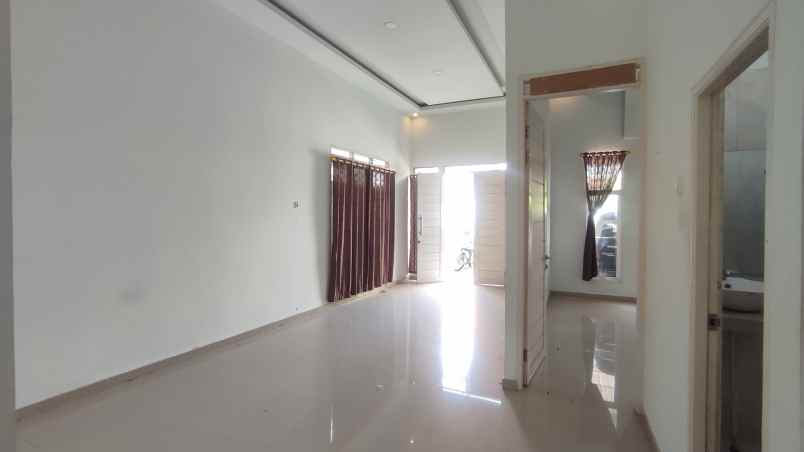 dijual rumah jl ujung pandang 1