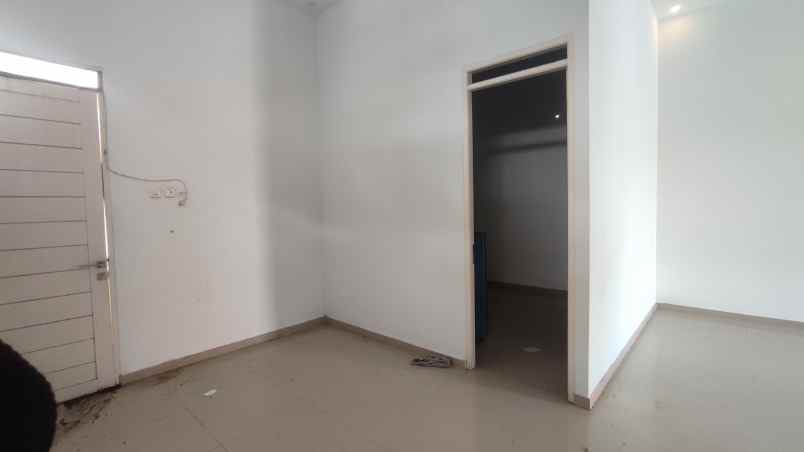 dijual rumah jl ujung pandang 1