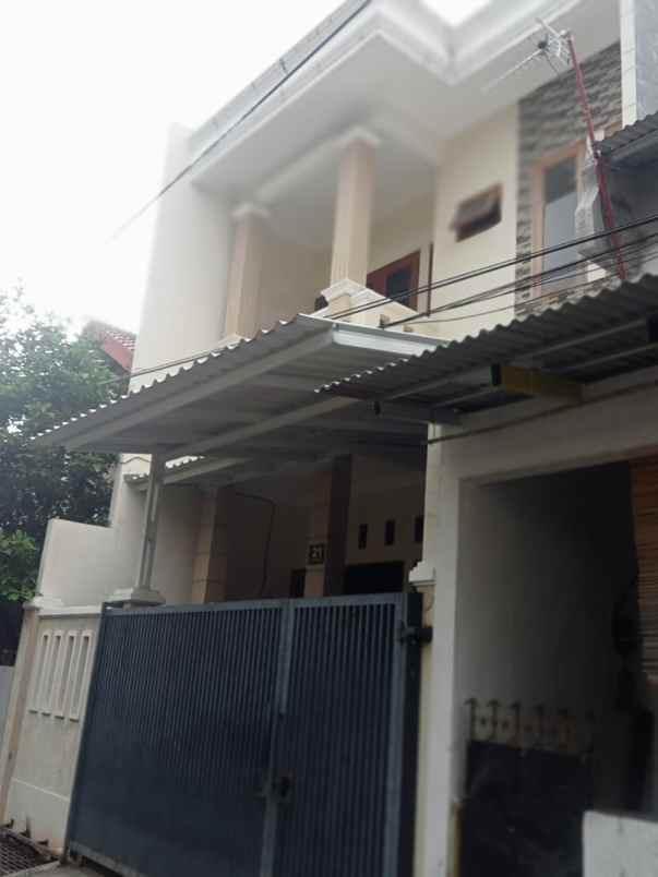 dijual rumah jl wijaya kusuma malaka