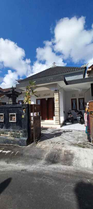 dijual rumah jln gn sanghyang