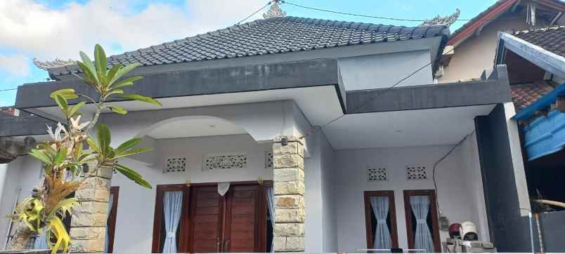 dijual rumah jln gn sanghyang